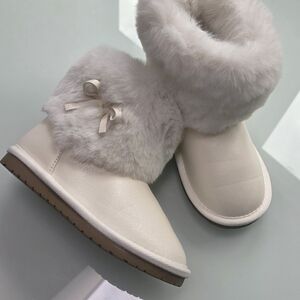 Gymboree Cream Fur-Lined Kids Boots - New Without Tags